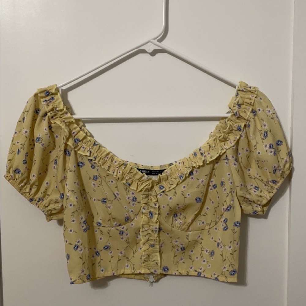 Cropped floral shirt